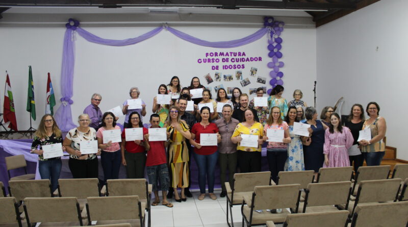 Mondaí realiza Formatura do Curso de Cuidador de Idoso