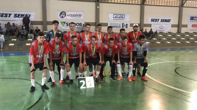 Equipe masculina de futsal de Mondaí fica em 2º lugar na OLESC