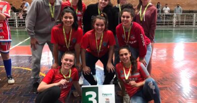 Equipe feminina de futsal Mondaí se classifica em 3º lugar no Joguinhos Abertos de Santa Catarina