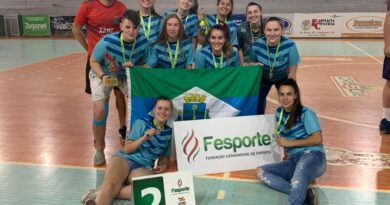 Equipe feminina de futsal de Mondaí conquista 2º lugar no JASC