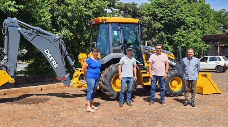 Governo de Mondaí adquire Nova Retroescavadeira