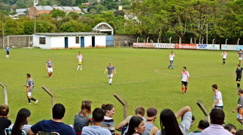 Torneio em comemoração ao Dia do Trabalhador reúne centenas de pessoas