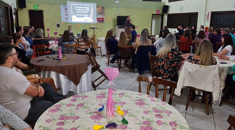 Dia do Professor é comemorado com palestra show