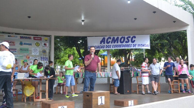 Prefeito Valdir Rubert prestigia 7ª Corrida Rústica e entrega premiação aos primeiros colocados