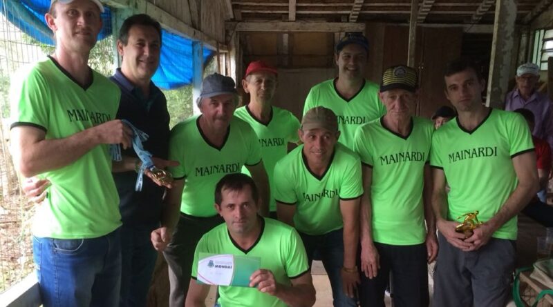 Equipe da Barra do Laju "A" leva medalha de ouro