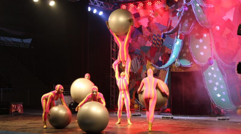 Espetáculo Circense Tholl reúne centenas de pessoas no Ginásio da Escola Gessy Spier Averbeck