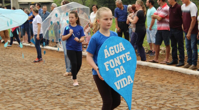 Escola de Laju realiza Desfile Cívico em comemoração ao Dia da Independência