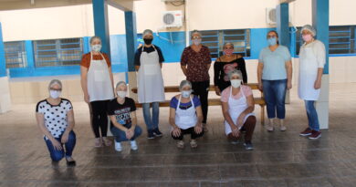 A Secretaria Municipal de Educação e Cultura de Mondaí, viabilizou uma Capacitação sobre boas práticas de higiene na manipulação de alimentos, para as Merendeiras das Escolas da Rede Municipal.