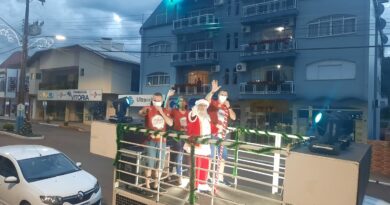 Trio elétrico com Papai Noel leva a Magia do Natal 2020 para os bairros e centro de Mondaí