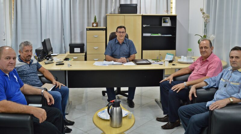 Visita do Secretário Adilar Carlesso à Administração Municipal de Mondaí