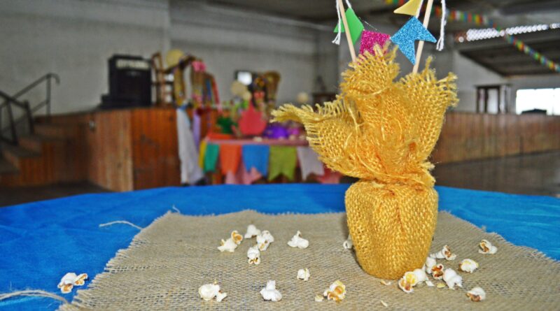 Festa junina do Grupo de idosos renascer conta com diversas atrações e comidas tipicas de São João