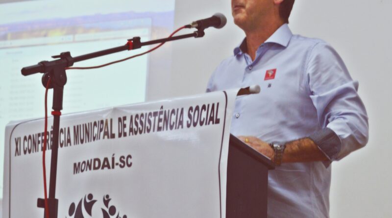 Prefeito Municipal, Valdir Rubert, declara aberta a XI Conferência Municipal de Assistência Social em Mondaí