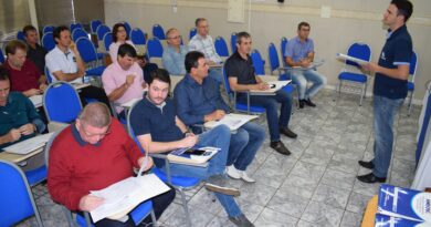 O evento aconteceu na Associação dos Municípios do Extremo Oeste de Santa Catarina (AMEOSC)