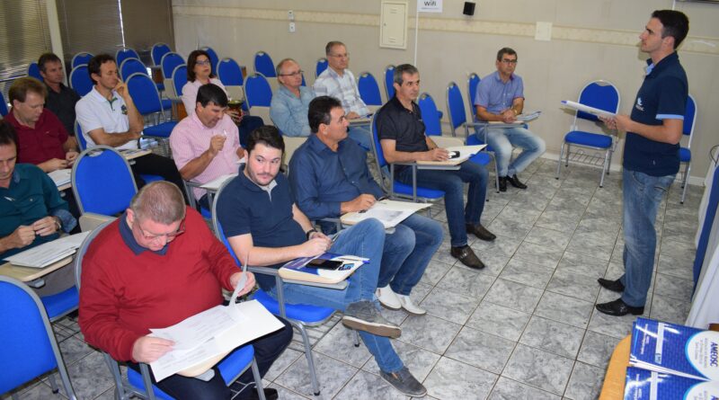 O evento aconteceu na Associação dos Municípios do Extremo Oeste de Santa Catarina (AMEOSC)