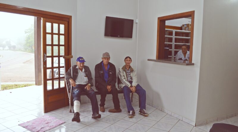 Secretaria Municipal da Saúde realiza reabertura do Posto do Laju