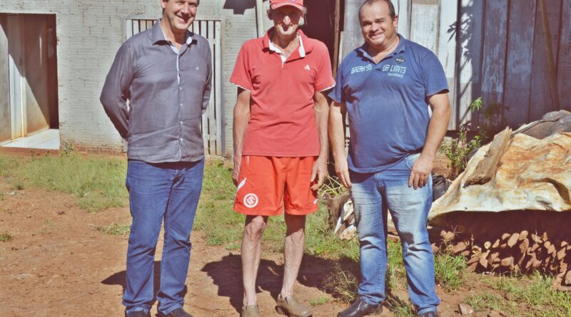 Prefeito Valdir Rubert realiza visita aos produtores rurais