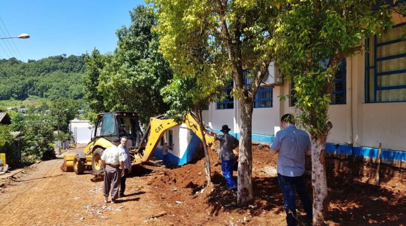 Iniciam obras para construção do Passeio da Escola Gessy Spier Averbeck