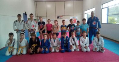 Projeto Prática de Jiu-Jitsu atende 130 crianças de Mondaí
