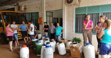 Secretaria Municipal da Agricultura abastece 54 botijões de nitrogênio para os inseminadores