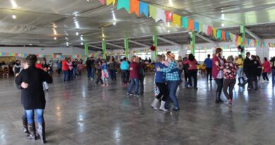 Grupo de idosos Renascer realiza Festa Junina