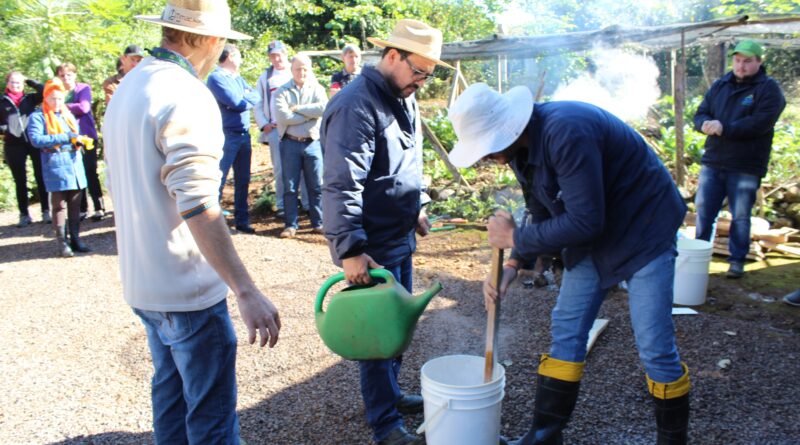 Dia de Campo em Fruticultura reúne diversos produtores