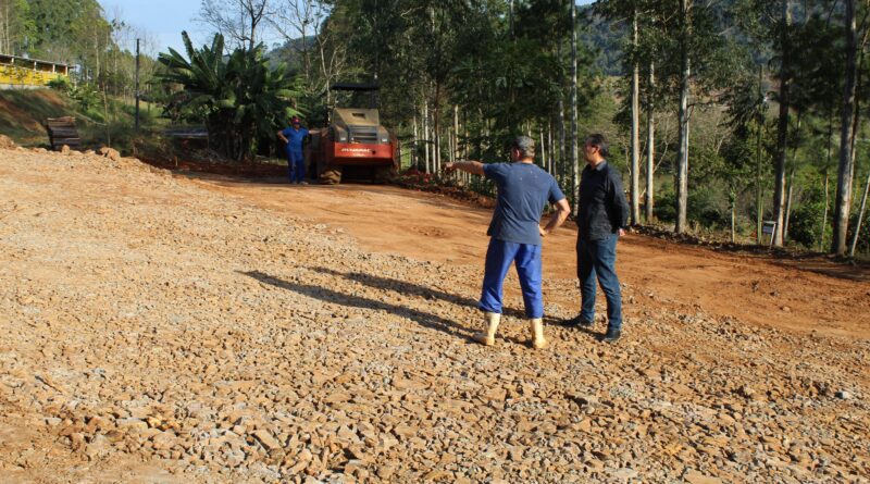 Prefeito realiza vistorias em obras no interior