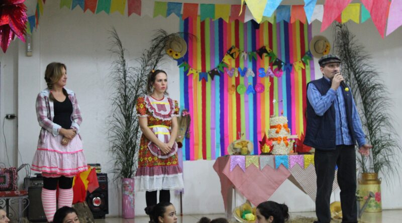 CRAS de Mondaí realiza Festa Junina