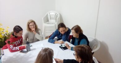 Secretaria de Assistência Social oferece curso “Todos Conectados” para os grupos da Terceira Idade