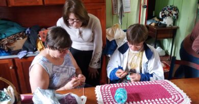 Oficinas de artesanatos iniciam na comunidade de Vila Catres