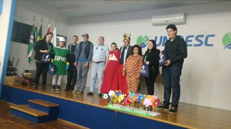 Pacientes do CAPS de Mondaí participam de abertura de evento da UNOESC