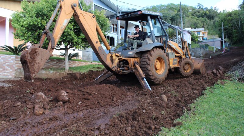 Governo de Mondaí inicia as obras para pavimentação da Rua José Grulke