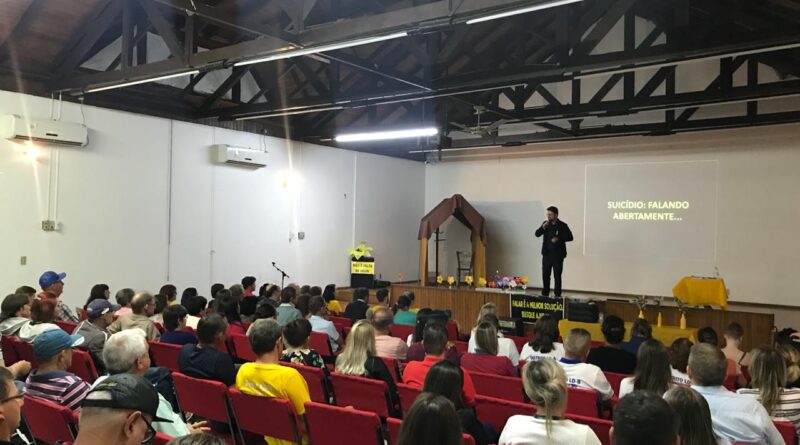 Palestra com o tema “Prevenção ao Suicídio e Valorização à Vida” reúne grande público na Casa da Cultura de Mondaí