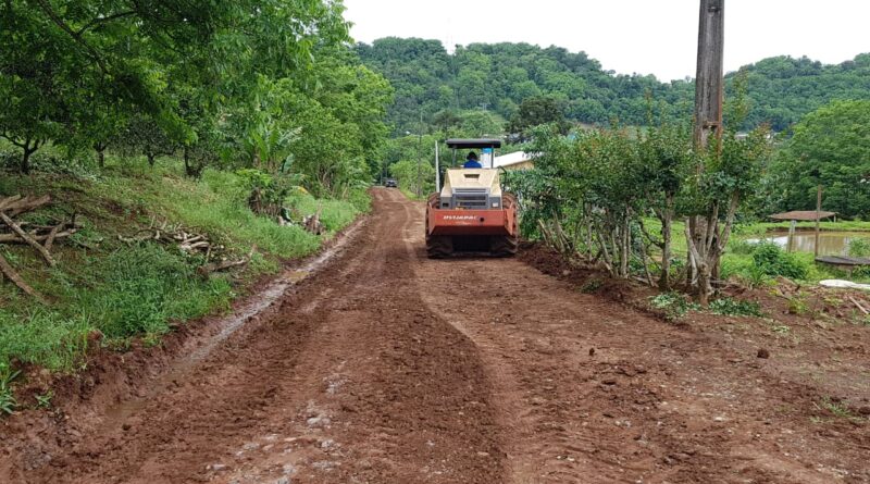 Instabilidade do Tempo dificulta o Trabalho da Secretaria de Obras em Mondaí