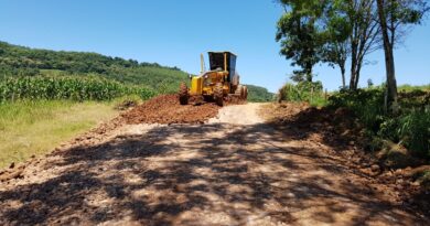Obras de reestruturação das estradas são intensificadas no interior de Mondaí