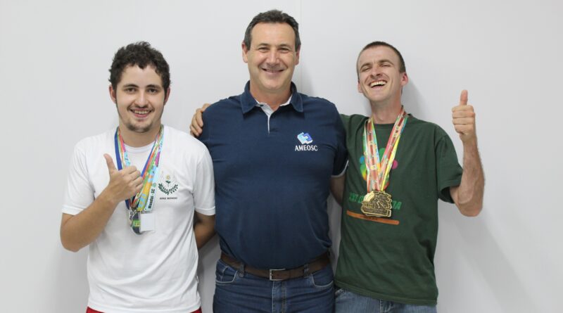 Aluno da Escola Especial Raio de Sol de Mondaí participa de olimpíada e conquista 3º lugar no atletismo a nível Nacional