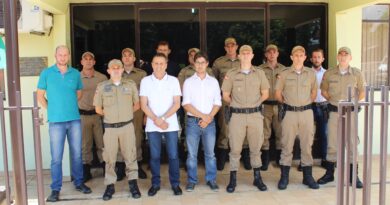 Administração Municipal marca presença na apresentação dos novos Militares de Mondaí