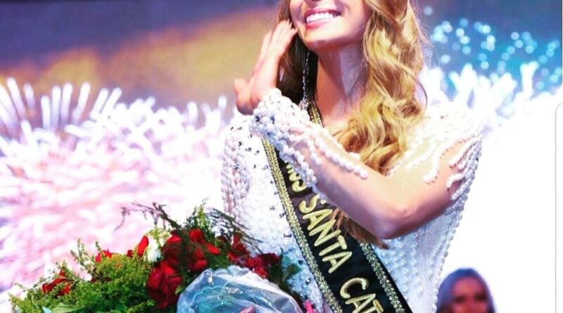 Atual Miss Santa Catarina será jurada no Baile de Escolha das Soberanas da 17ª festa da Fruta