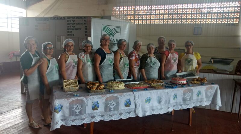 Secretaria de Assistência Social conclui curso de confeitaria com grupo de mulheres da Linha Capivara