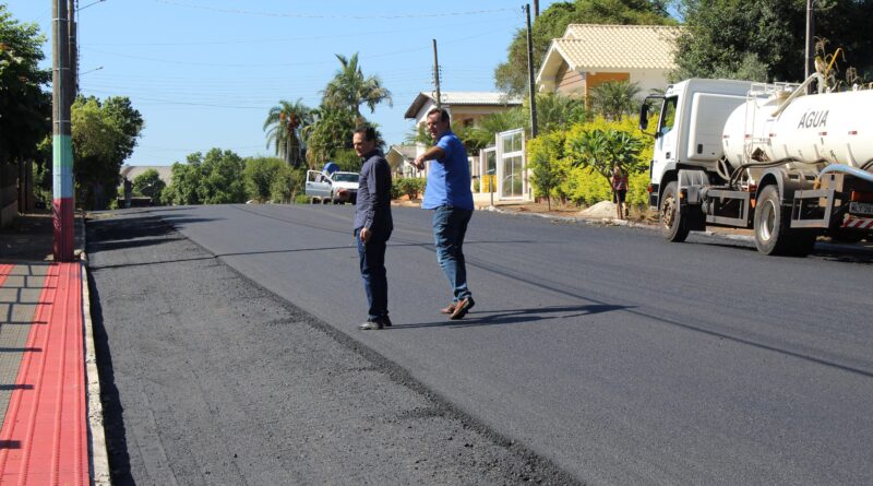 Rua Schiller recebe Pavimentação Asfáltica