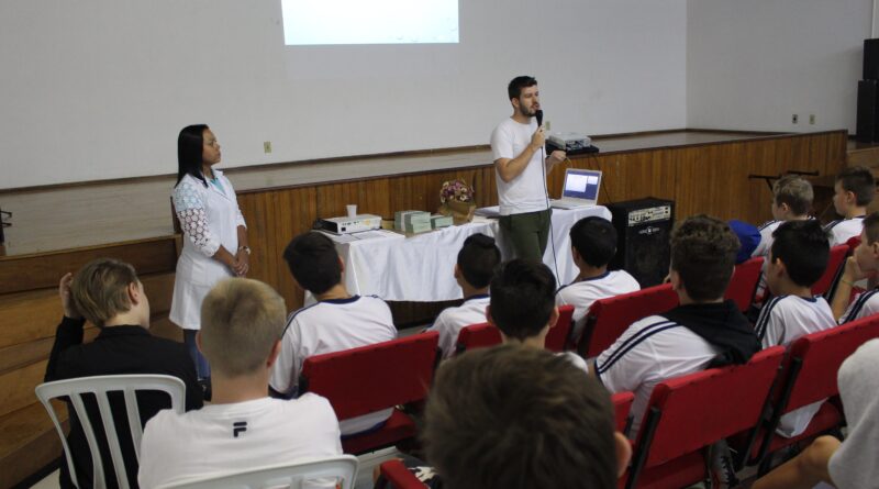 Secretaria Municipal da Saúde realiza Programa “Saúde na Escola”