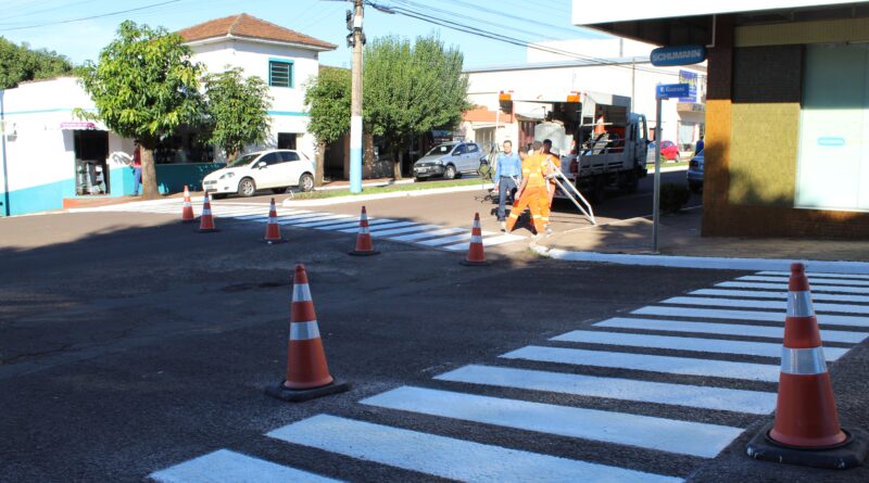 Governo de Mondaí revitaliza pintura das faixas de sinalização