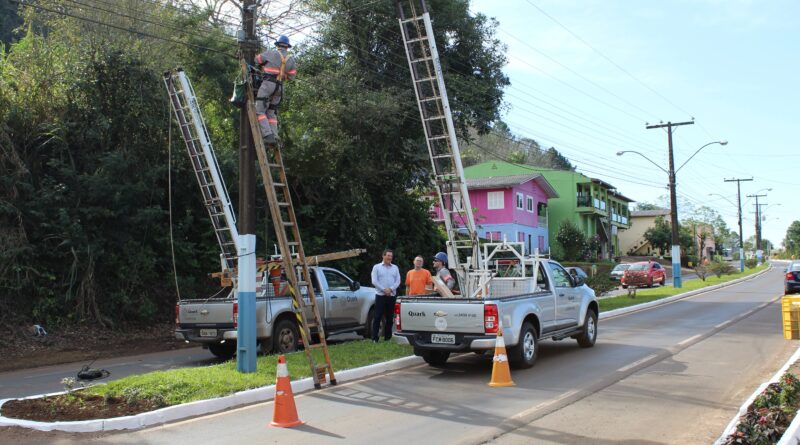 Novas Lâmpadas de Led são instaladas em Mondaí