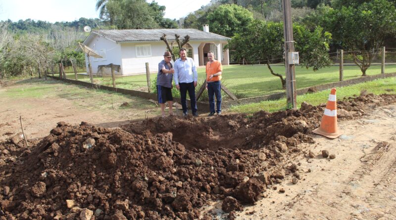 Avenida do Engenho no Bairro Capivara recebe preparativos para Calçamento