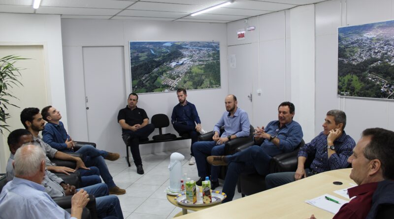 Secretário de Infraestrutura do Estado visita Mondaí e realiza vistoria na Beira Rio