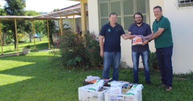Secretaria Municipal de Esporte de Mondaí realiza entrega de alimentos arrecadados no JAMO 2019