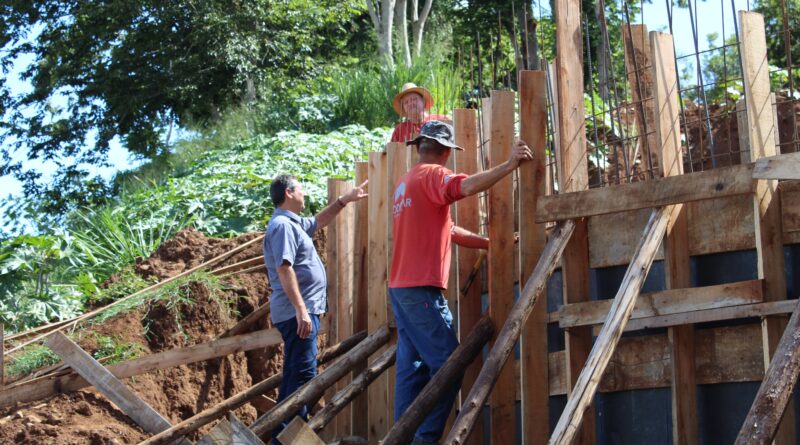 Prefeito Valdir Rubert retorna das férias e visita obras em andamento no Município