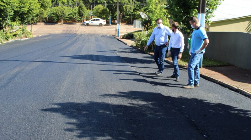 Novas ruas recebem asfaltamento em Mondaí