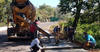 Governo de Mondaí realiza reestruturação da Calçada próxima à Ponte sobre o Rio Antas