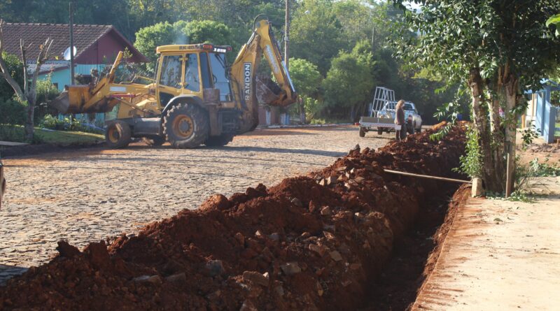 Mondaí é destaque em Pavimentação Governo promove preparativos para Asfaltamento da Rua Capivara Bairro Uruguai