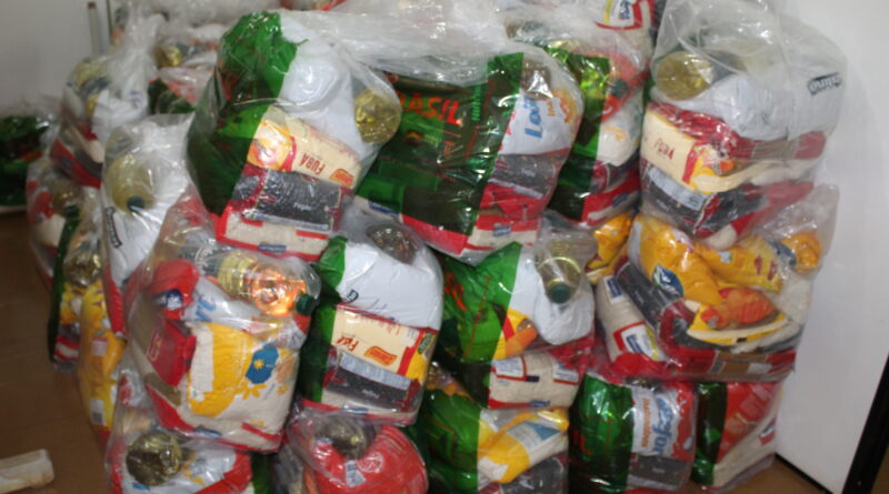100 cestas básicas que ainda não foram retiradas e estão estocadas na Secretaria.